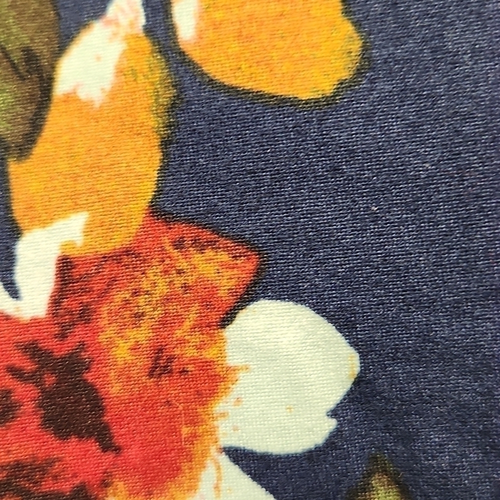 Oddy Top Floral Tucked At Waist NWOT - Picture 4 of 6